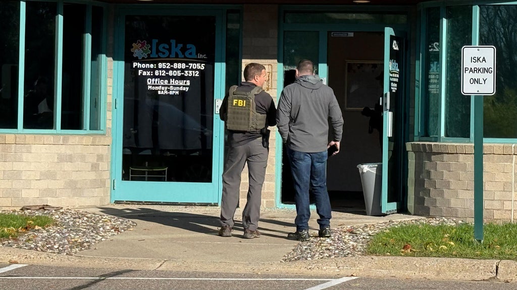 Federal law enforcement officers in Twin Cities Thursday for "court-authorized investigative activity," FBI says — Woodbury Business news
